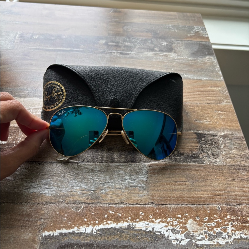 Ray-Ban Aviator Sunglasses with Teal Lenses